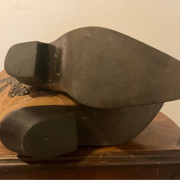 Brown Matisse Women’s Cowboy Boots with Studded Inlay. - Picture 7 of 7